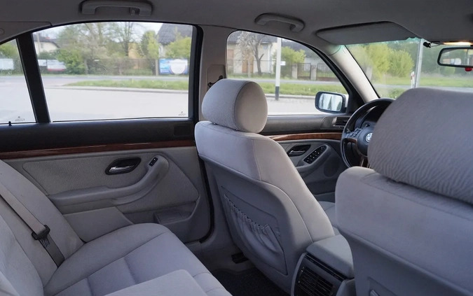 BMW Seria 5 cena 7990 przebieg: 430000, rok produkcji 2001 z Garwolin małe 497
